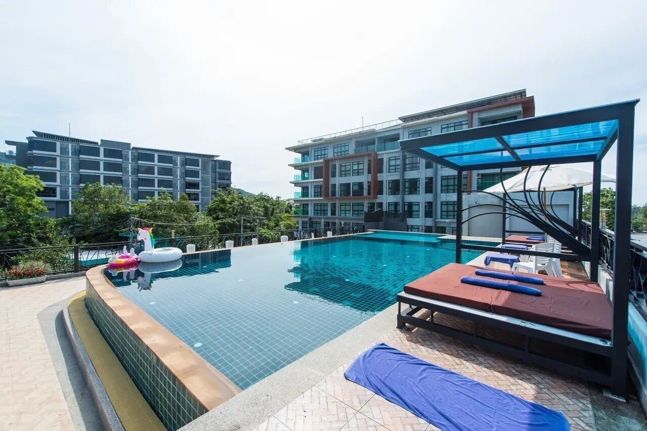 Отель Golden Manora Hotel Bangtao Beach 3*
