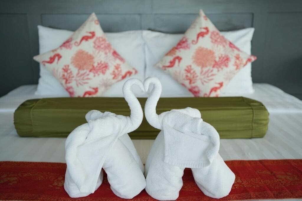 Фотографія Casa Del M Patong Kharkiv Crew 4*