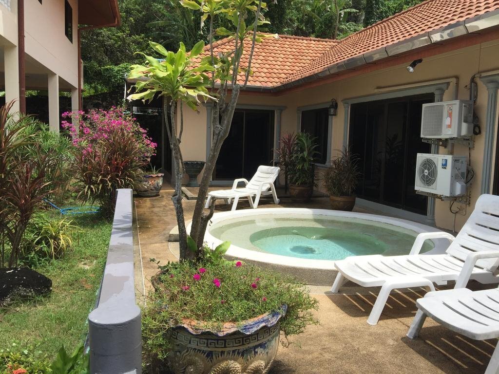 Отель Andaman Seaview Karon 4*