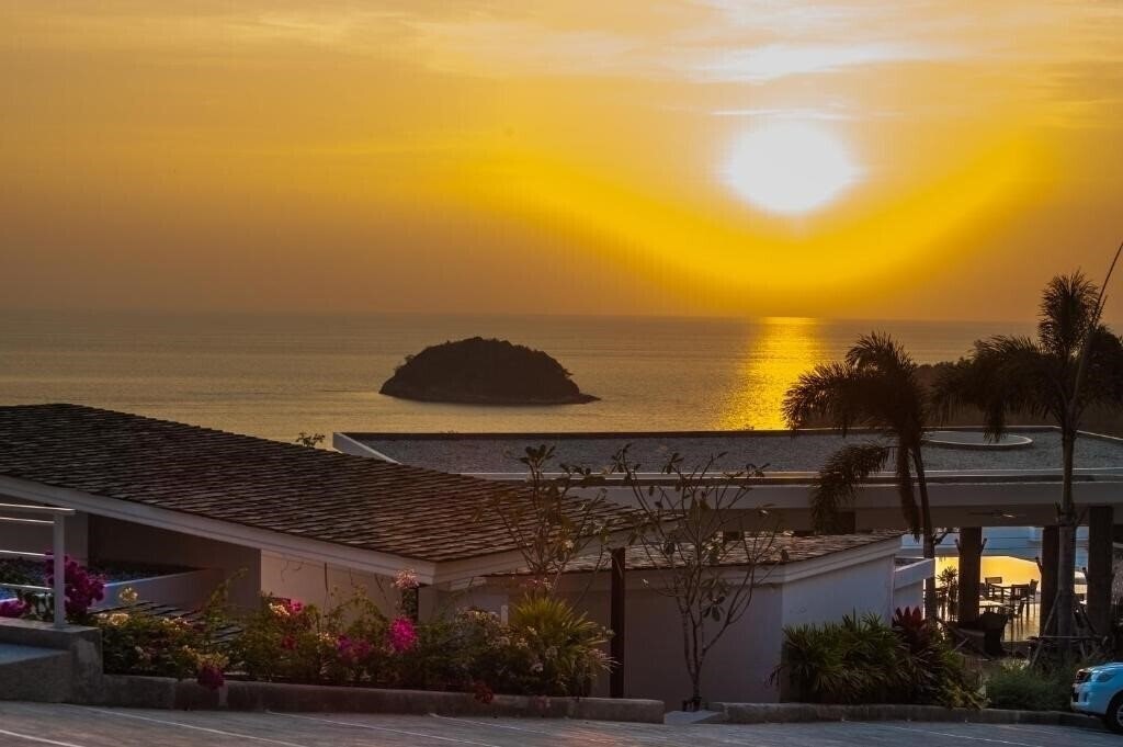 Готель View Phuket (The) 4*