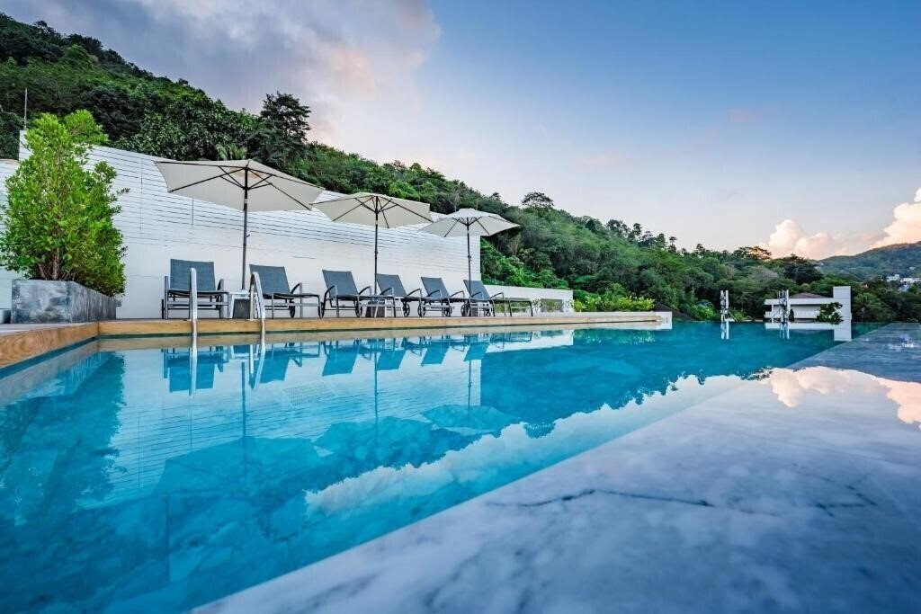 Готель Lulla Bella Patong 3*