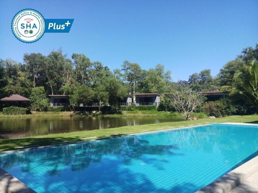 Готель The Touch Green, Naiyang 3*