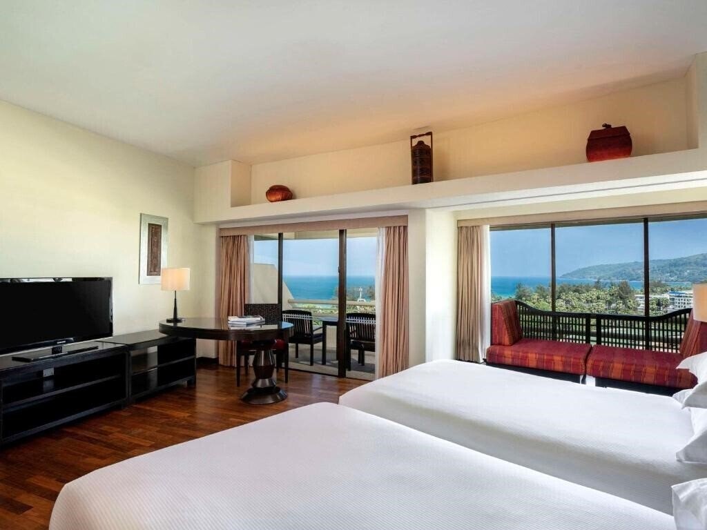 Готель Pullman Phuket Arcadia Karon Beach Resort (ex. Hilton Arcadia Phuket Resort & SPA) 5*
