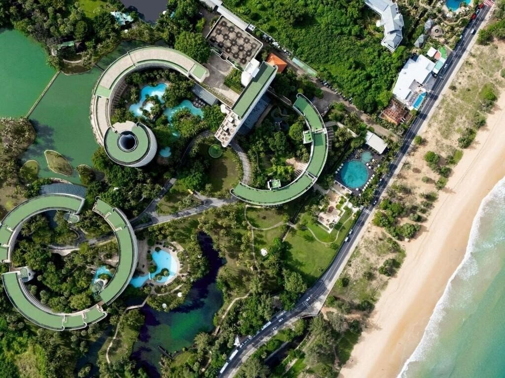 Фотографія Pullman Phuket Arcadia Karon Beach Resort 5*