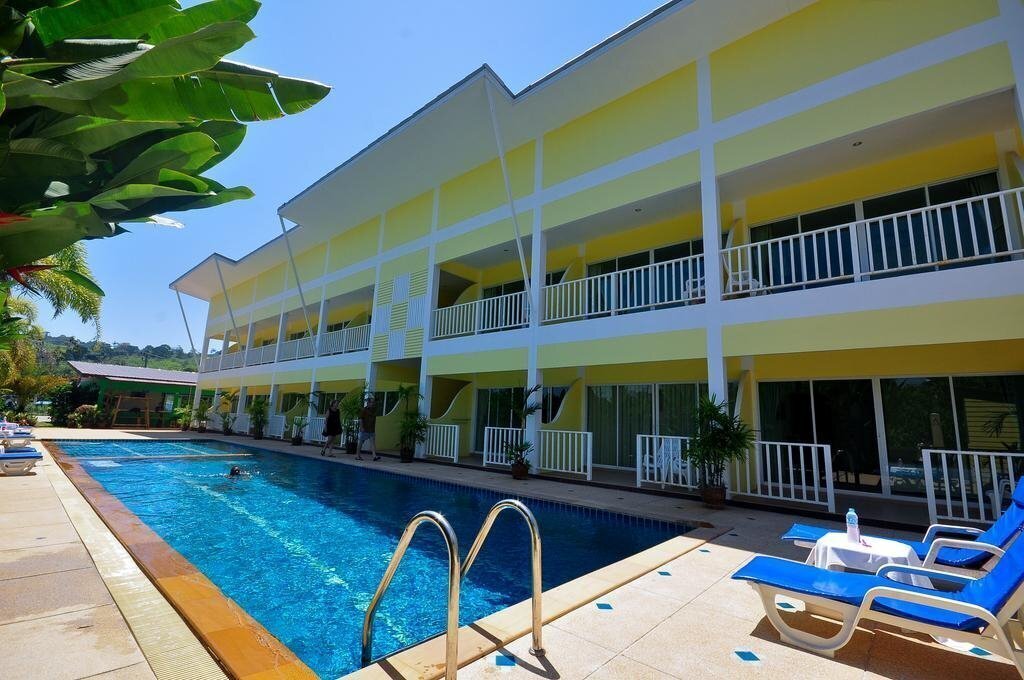 Отель Phuket Airport Sonwa Resort 2*