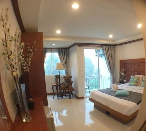 Готель Thira Residence Patong 3*
