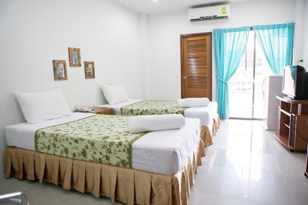 Отель G & B Guesthouse 3*