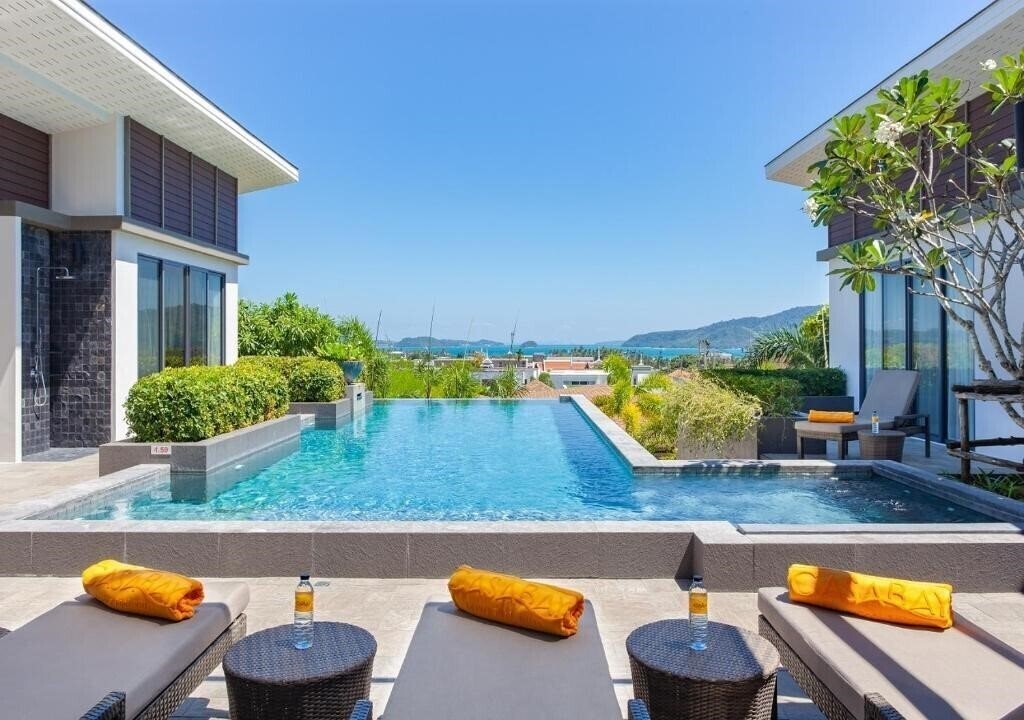 Отель Casabay Luxury Pool Villas 4*
