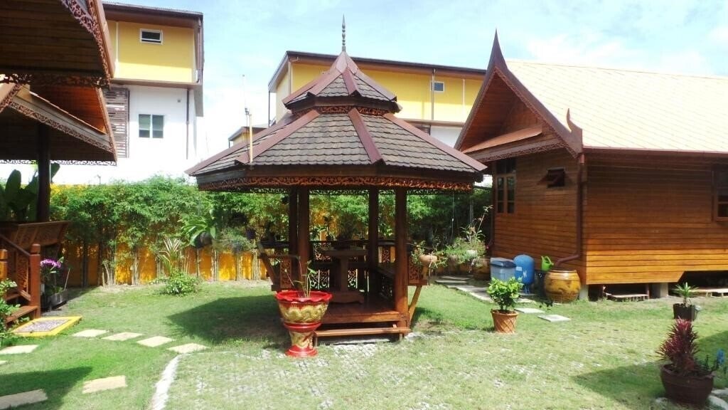 Изображение Golden Teak Resort - Baan Sapparot 3*