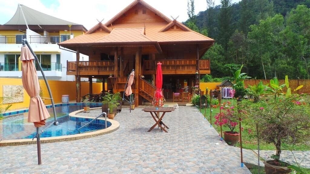 Картинка Golden Teak Resort - Baan Sapparot 3*