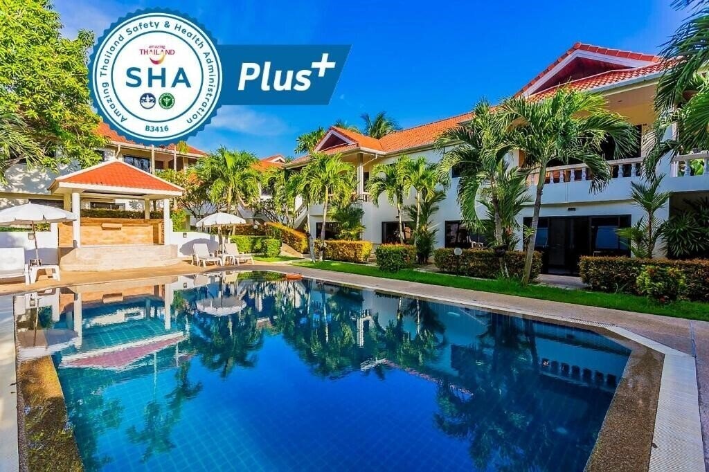 Готель Phuket Riviera Villas 3*