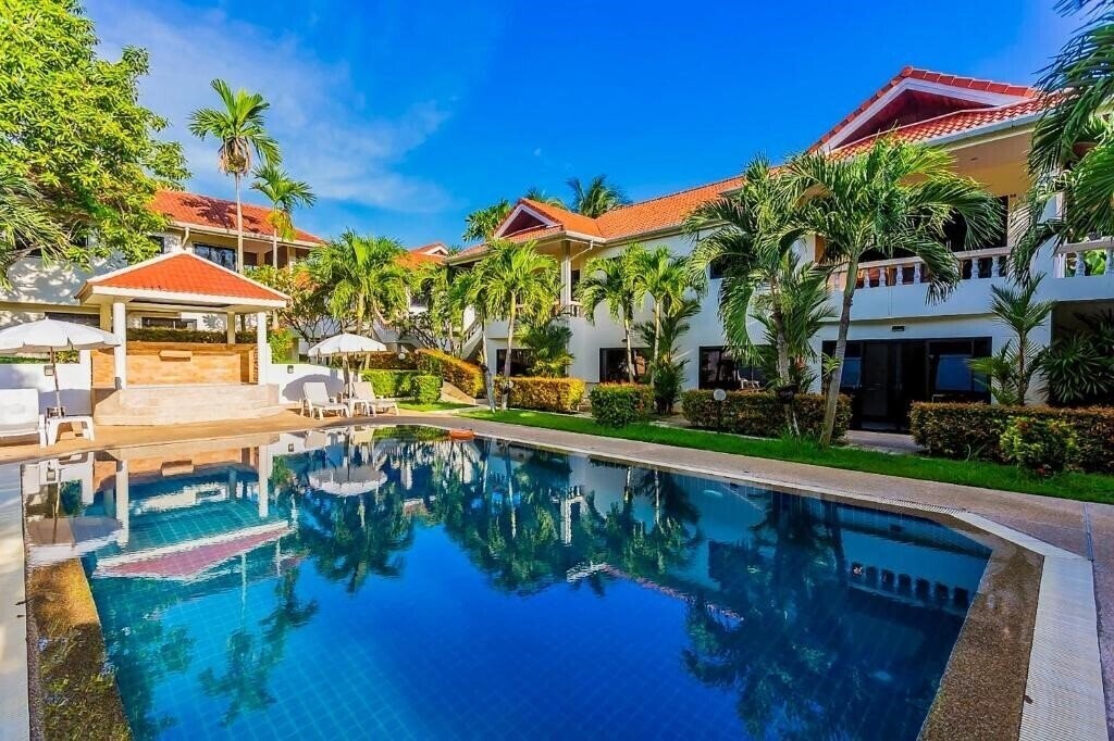 Готель Phuket Riviera Villas 3*