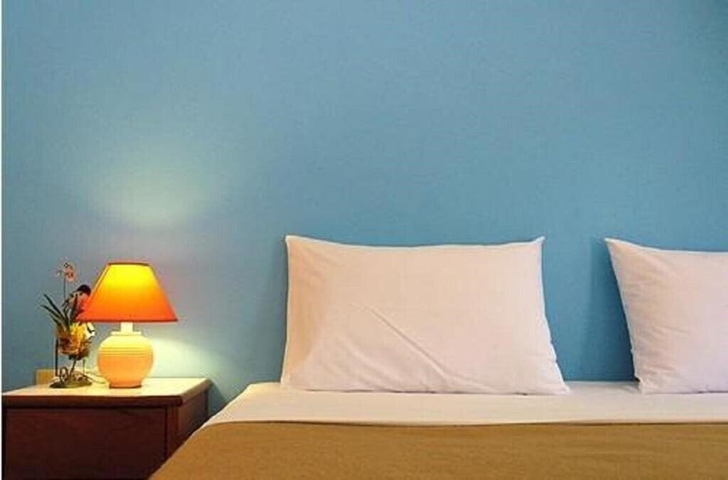 Готель Hacienda Phuket 2*