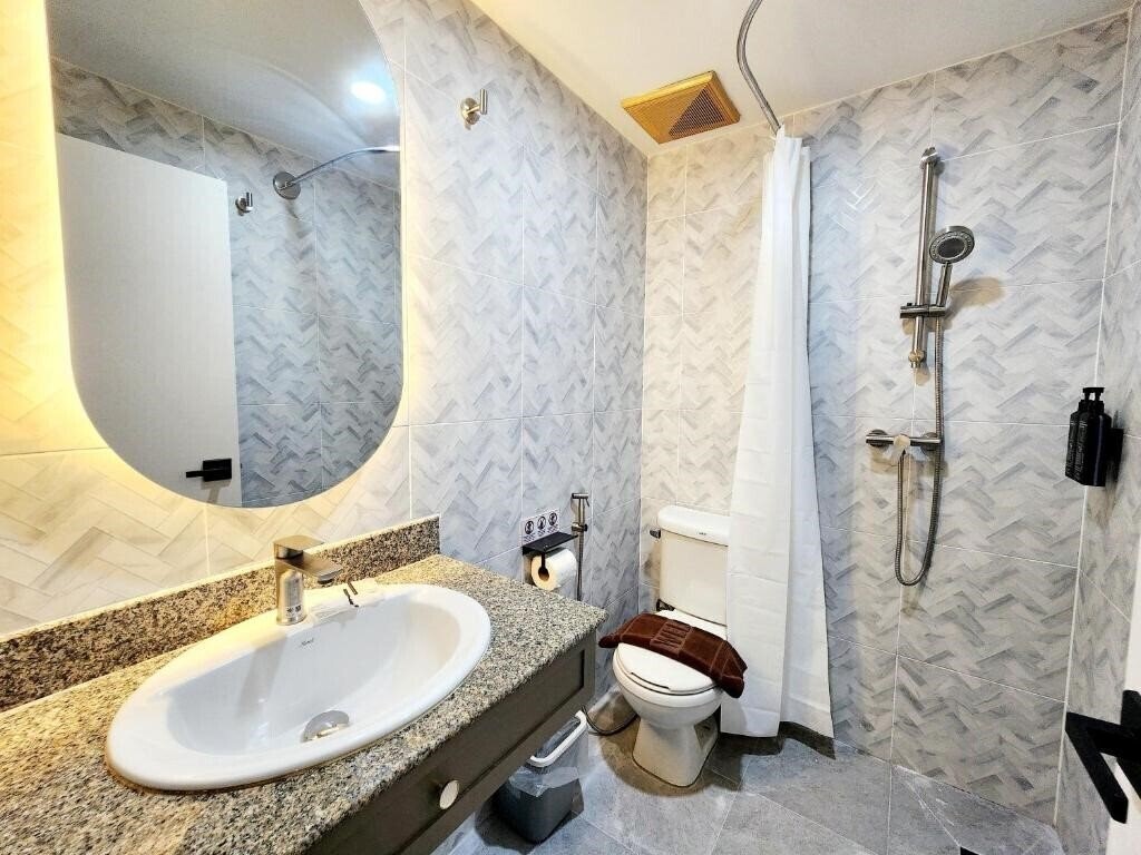 Картинка The Green Mansion 2*