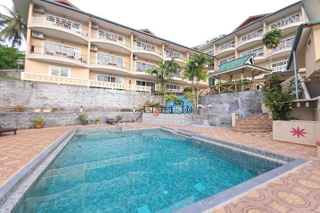 Отель Patong Rai Rum Yen 2*