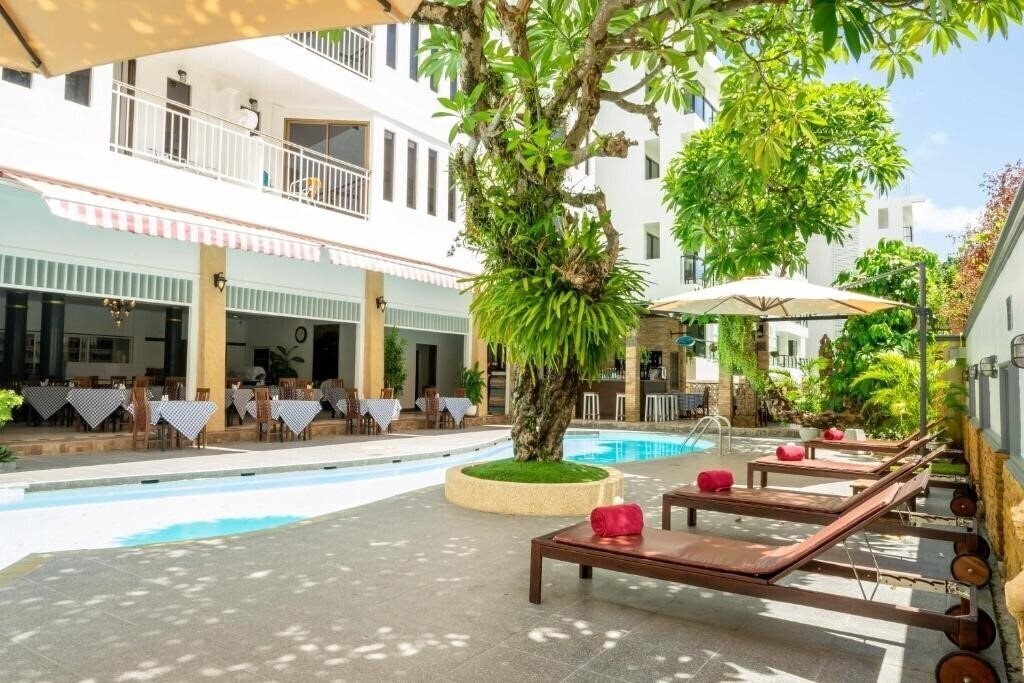 Отель La Vintage Resort 3*