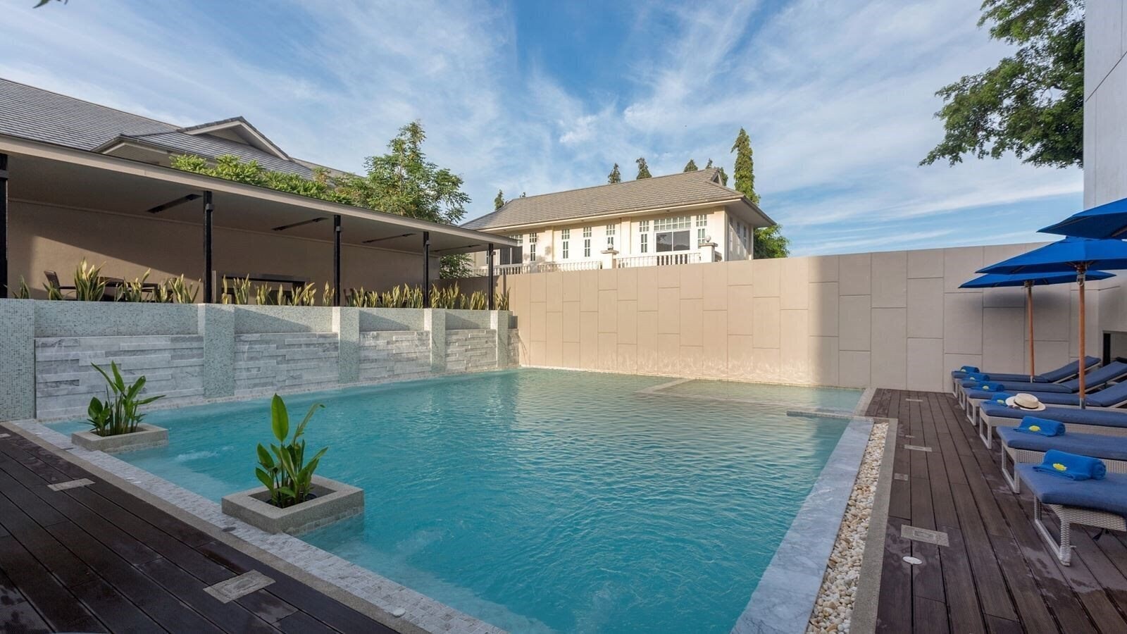 Фото The Bay Exclusive Hotel 4*