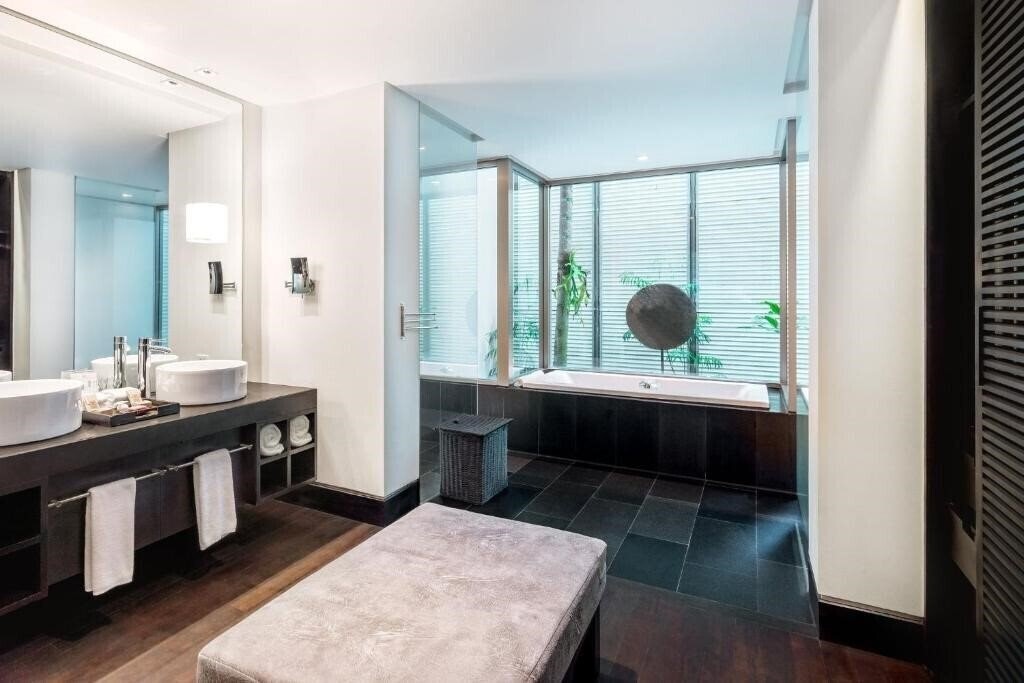 Фотографія Twinpalms Surin Beach Phuket 5*