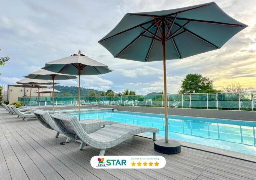 Фотография Araya Beach Hotel Patong 1*