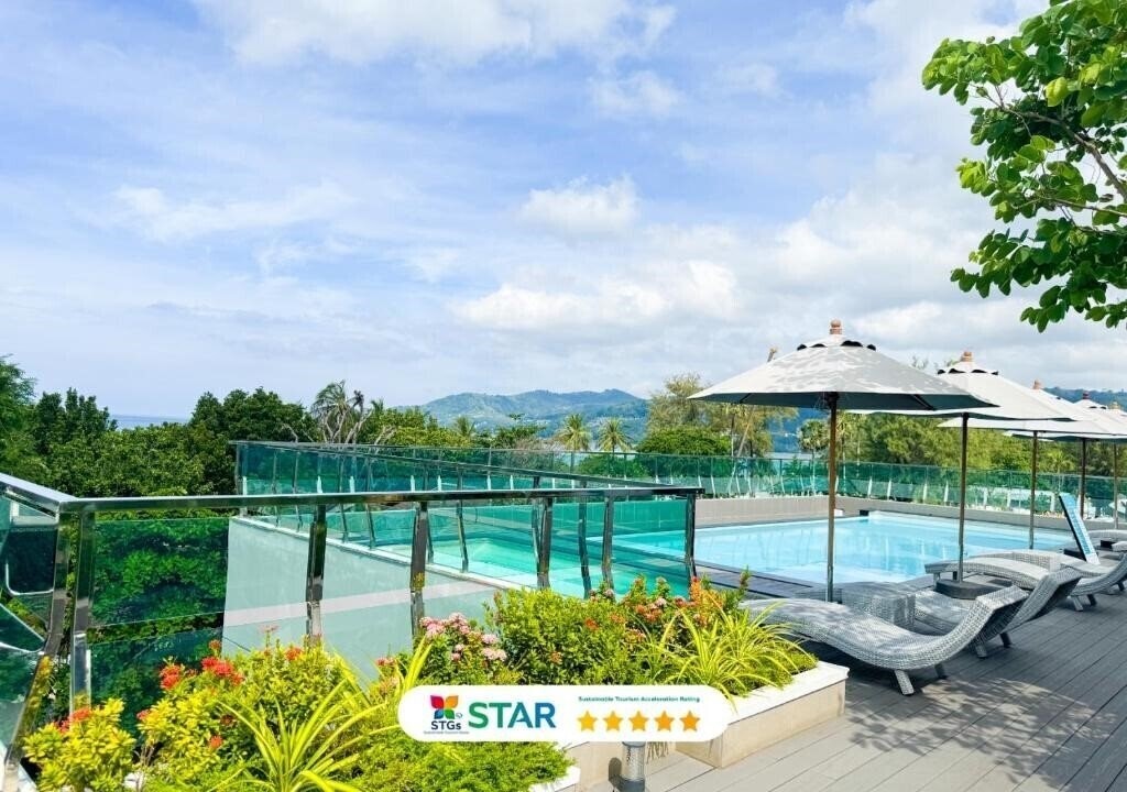 Изображение Araya Beach Hotel Patong 1*