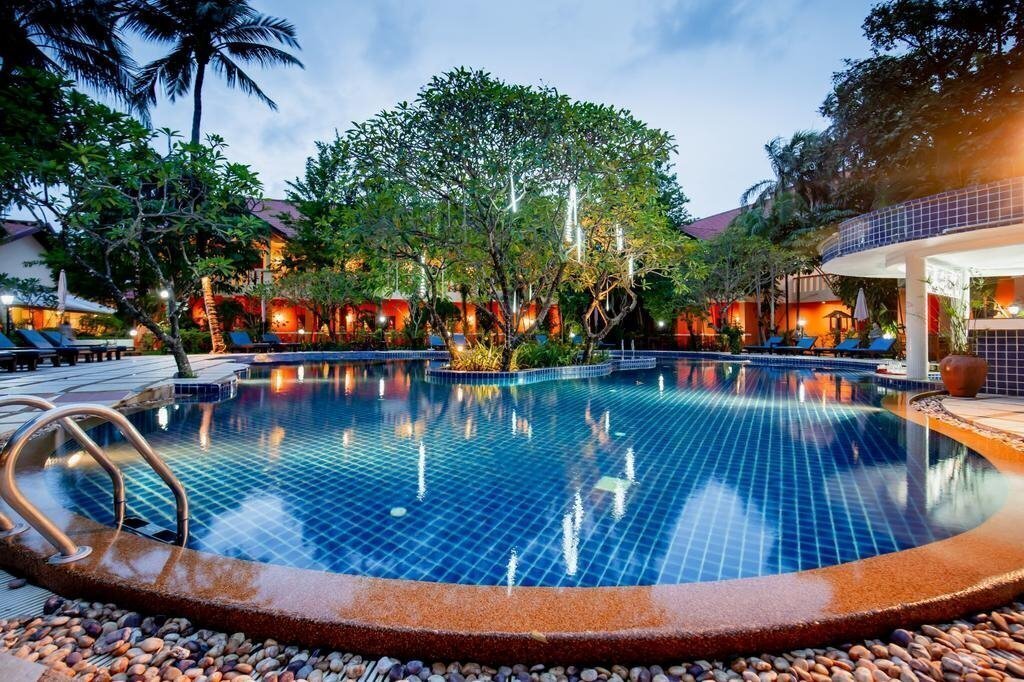 Готель Hyton Leelavadee Phuket 3*