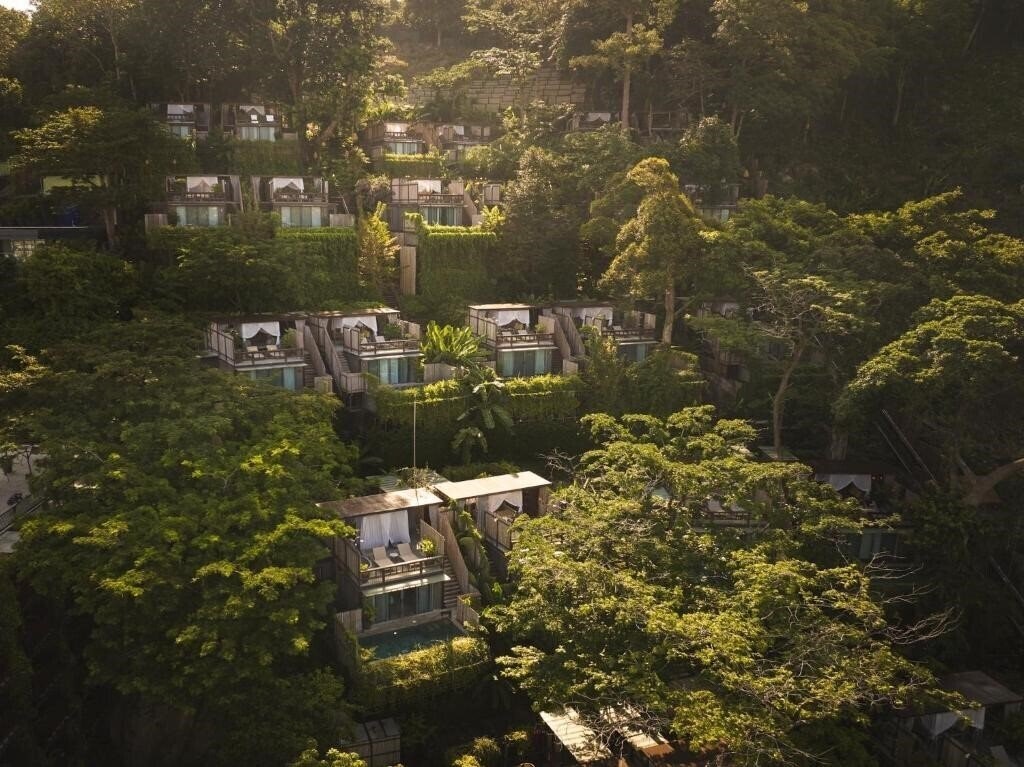 Отель Dinso Resort & Villas Phuket Vignette Collection (ex. Dinso Resort) 4*