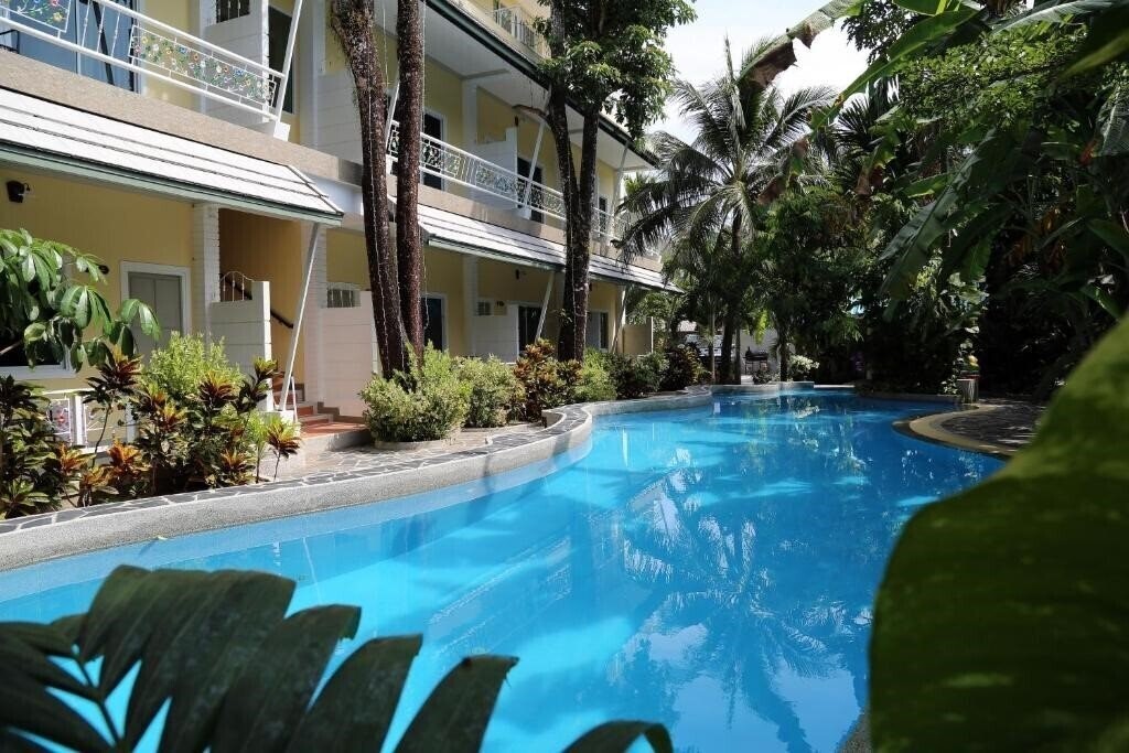Готель Naka Resort 2*