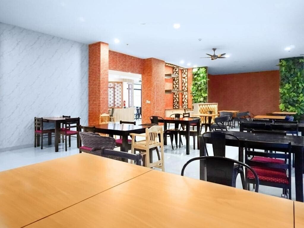 Фотографія Phoenix Hotel Karon Beach 3*