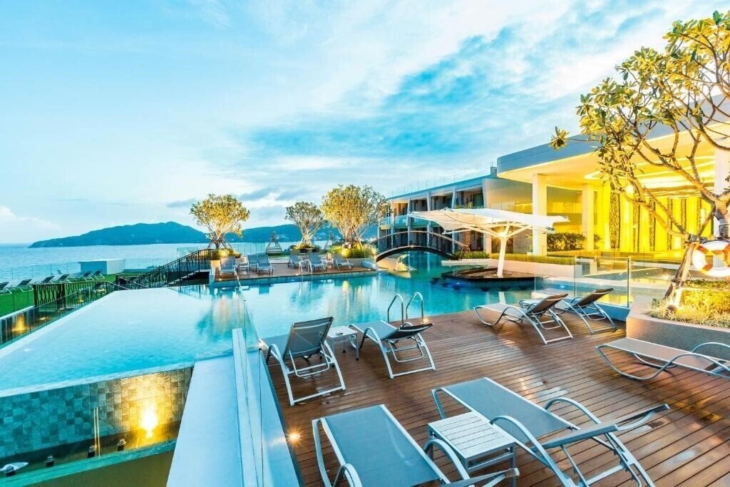 Готель Crest Resort Pool Villas 5*