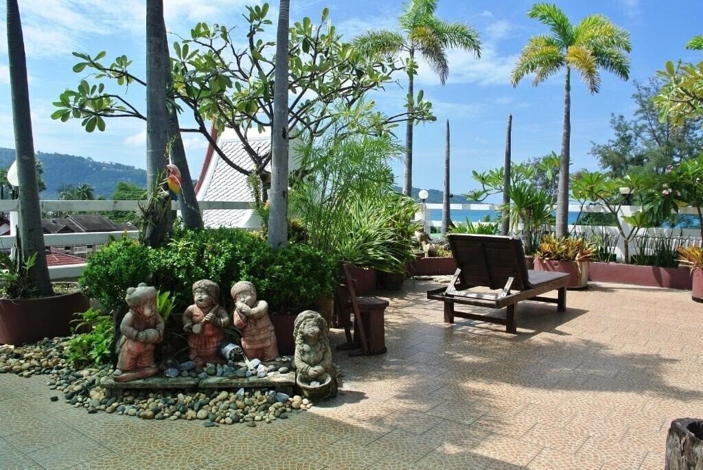 Картинка Rayaburi Hotel Patong 3*