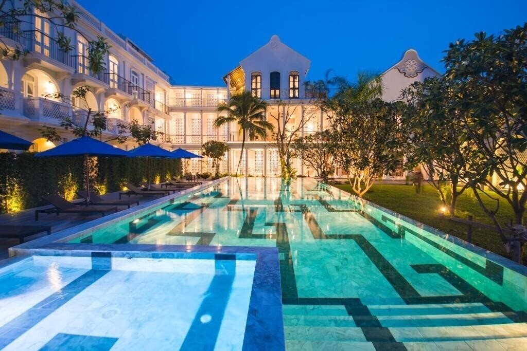 Готель Little Nyonya Hotel 4*