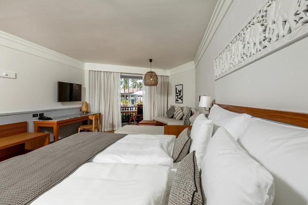 Фото Sunwing Resort Bangtao Beach 4*