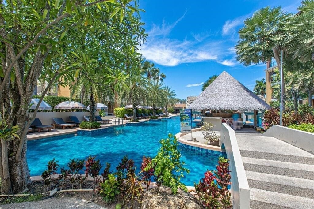 Готель Rawai Palm Beach Resort 4*