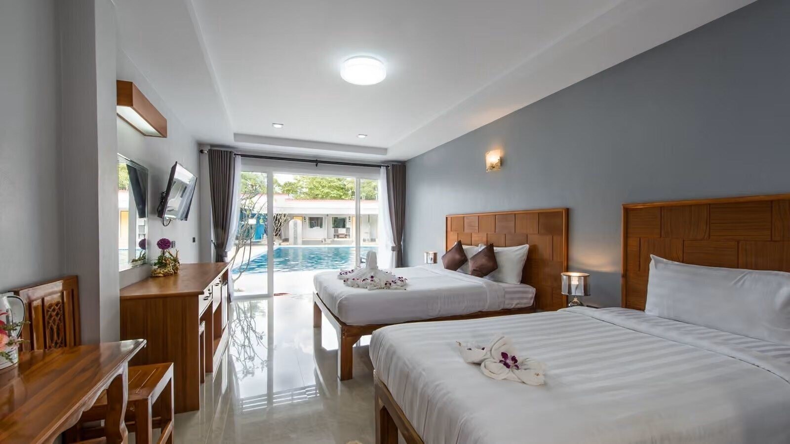 Фотографія Nice Lagoon Beach 4*