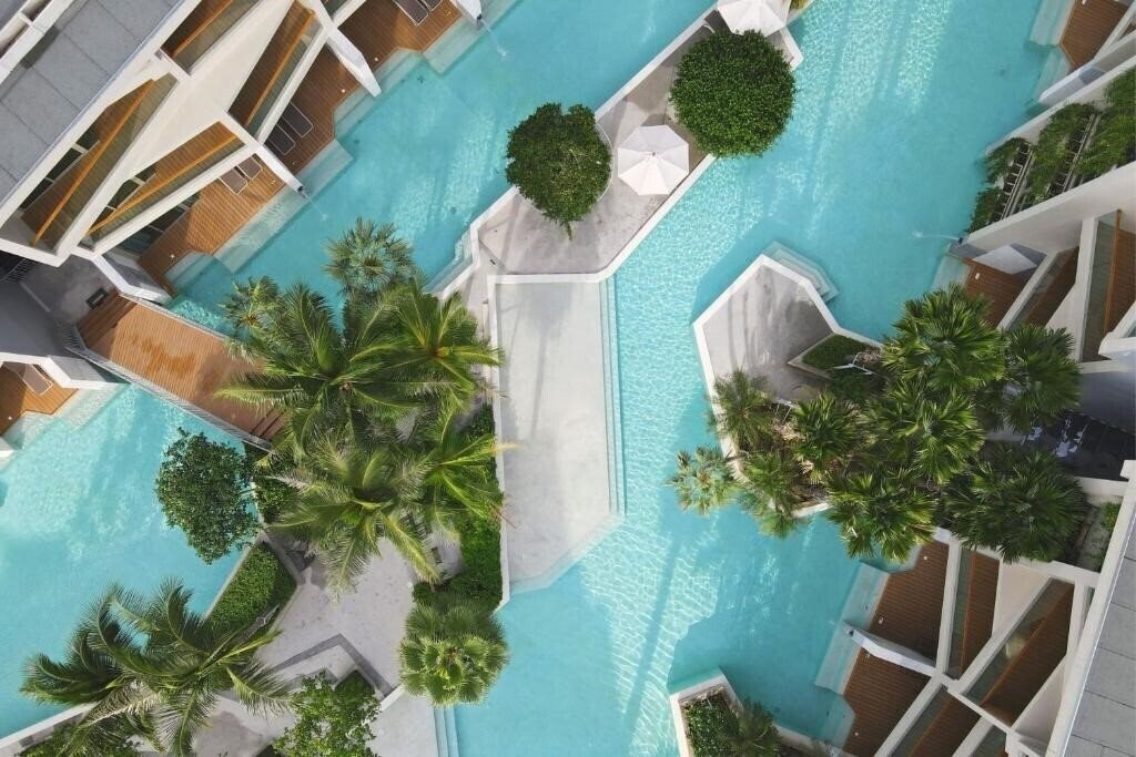Фото Wyndham Grand Nai Harn Beach Phuket 5*