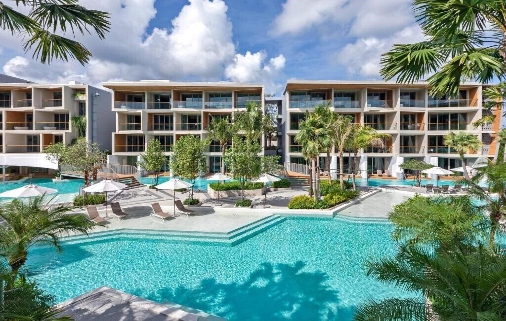 Зображення Wyndham Grand Nai Harn Beach Phuket 5*