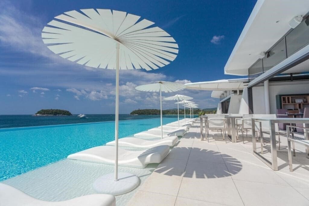 Картинка Kata Rocks Resort & Residences 5*