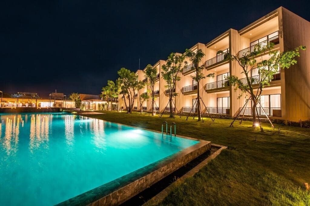 Фотографія The Gallery Hotel Naiharn 3*