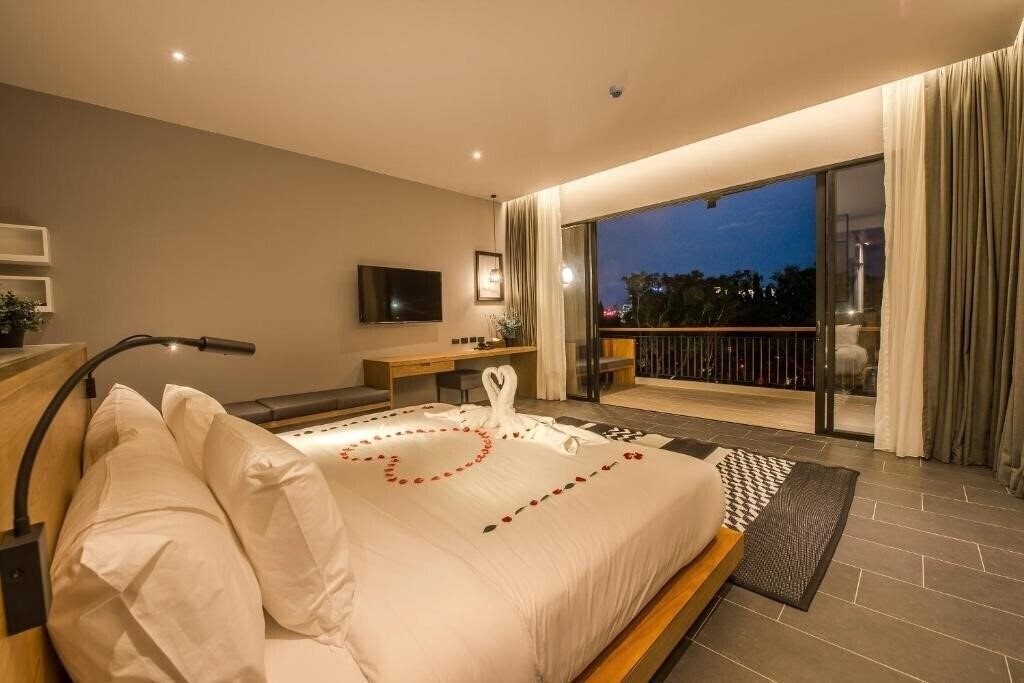 Зображення The Gallery Hotel Naiharn 3*