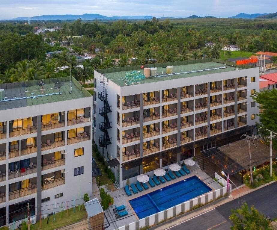 Готель Maikhao Hotel Managed by Centara 4*