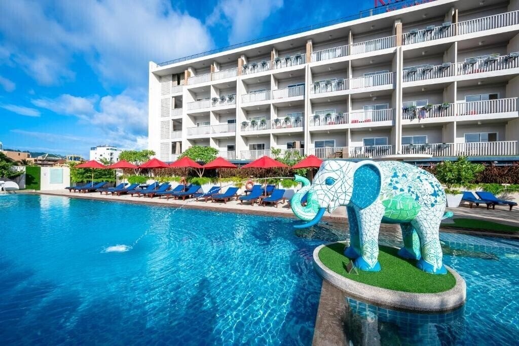 Готель Ramada by Wyndham Phuket Deevana Patong 4*