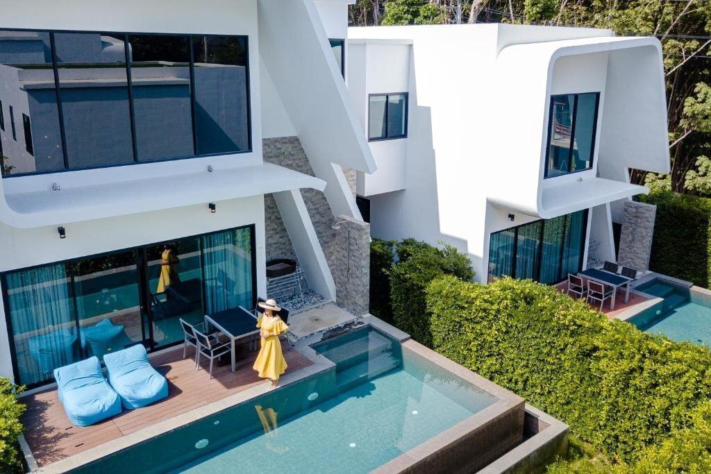 Отель Utopia Naiharn 5*