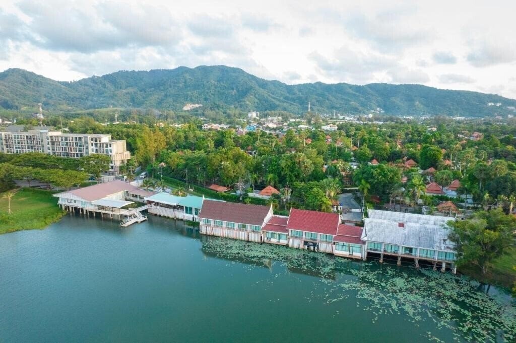 Готель Chabana Bang Tao Resort 3*