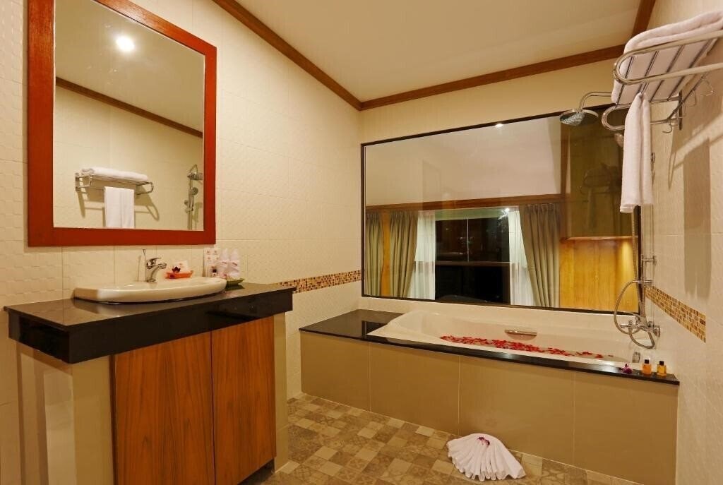 Фотография Chabana Bang Tao Resort 3*