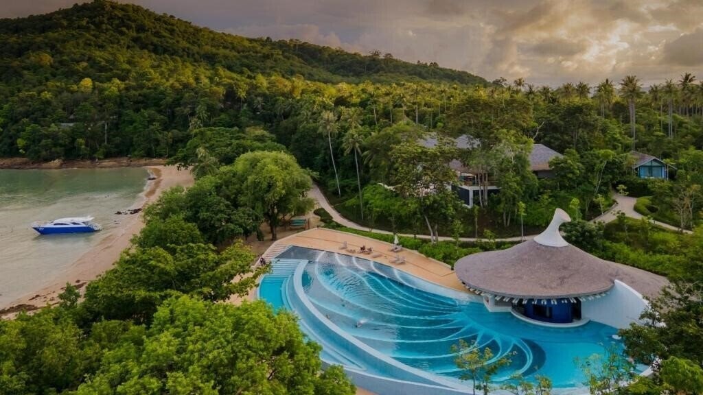 Готель Island Escape by Burasari 5*