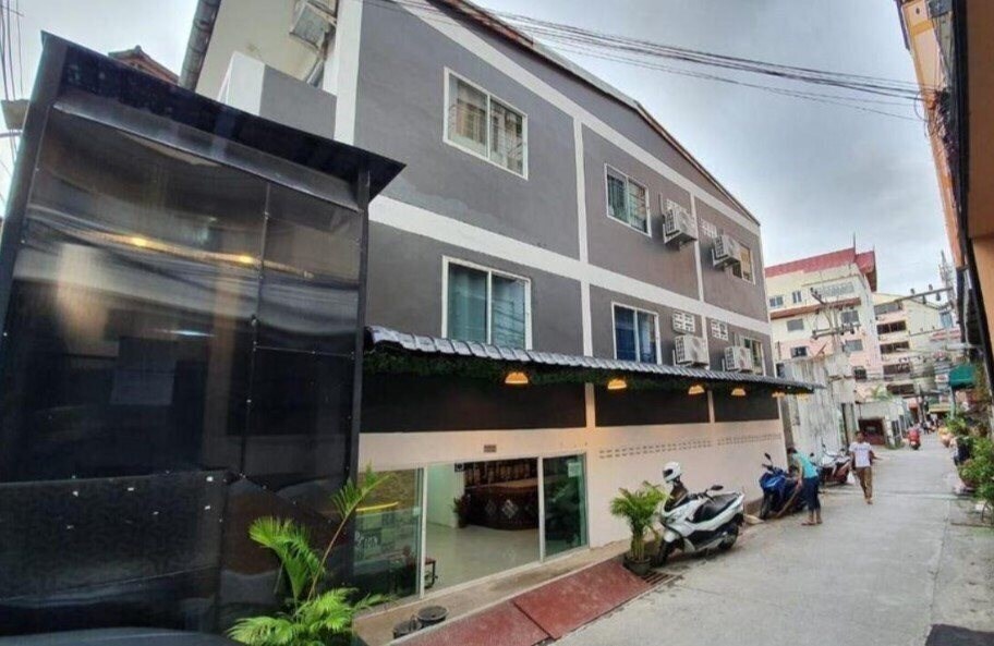 Отель Comfort Inn Patong 3*