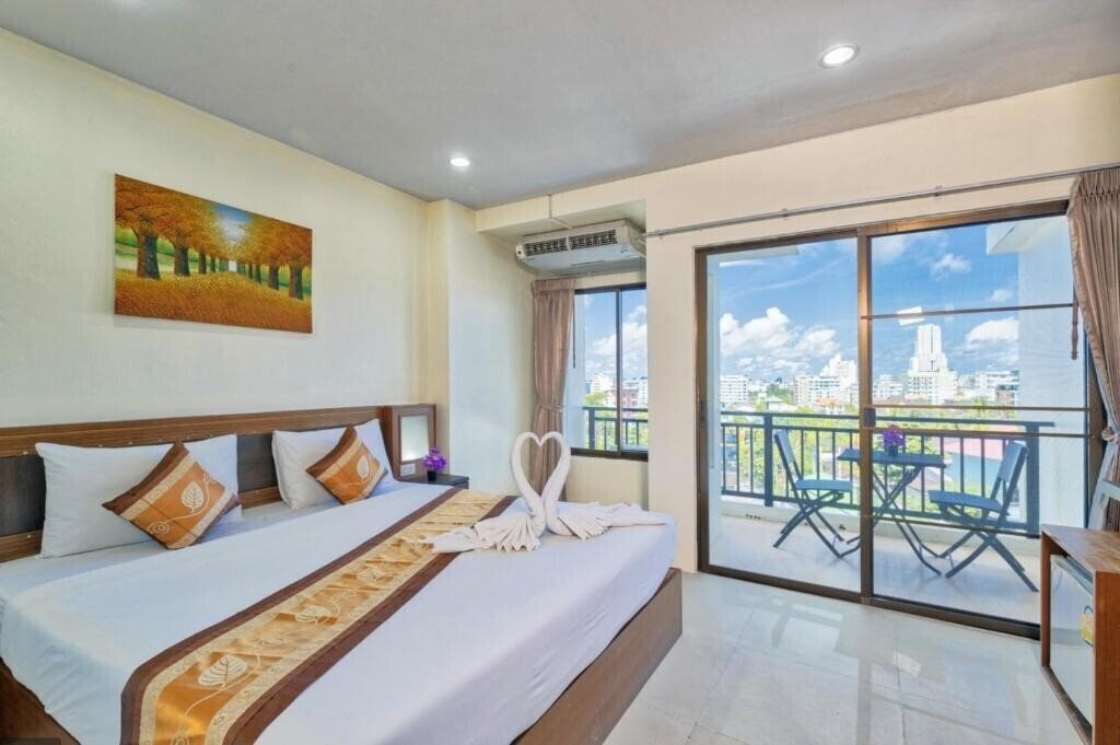 Готель Lucky Patong Inn (ex. Lucky Patong Inn) 3*