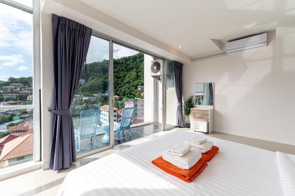 Фотографія Chic Condotel Karon 4*