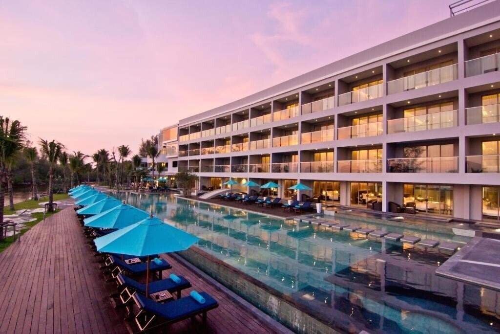 Изображение Away Phuket Le Coral 5*