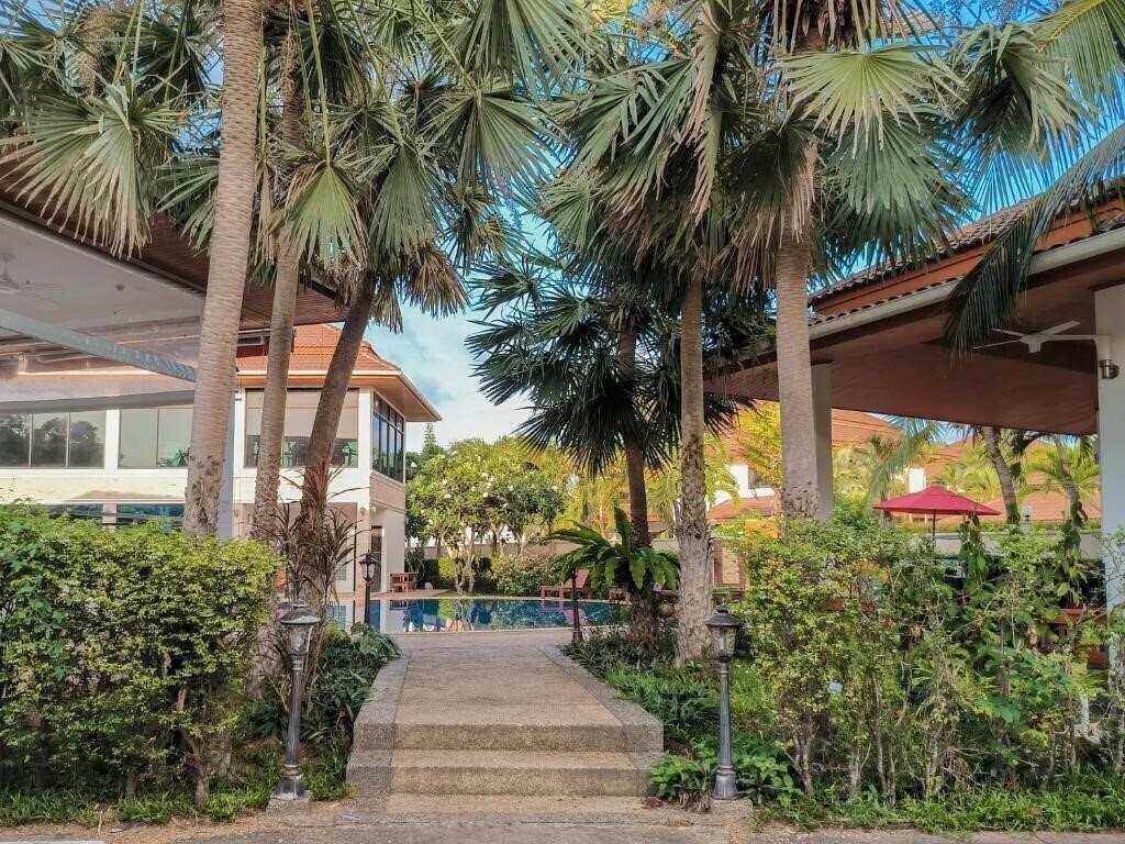 Картинка Rawai Grand House 3*
